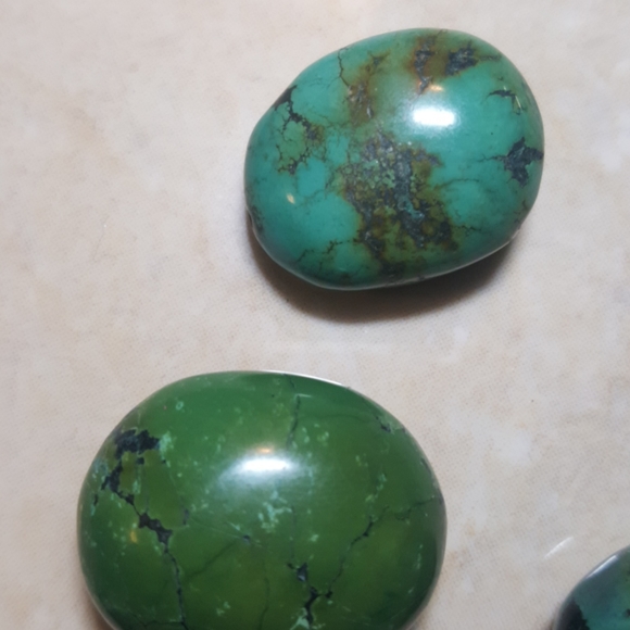 6 drilled real turquoise beads - Picture 3 of 8